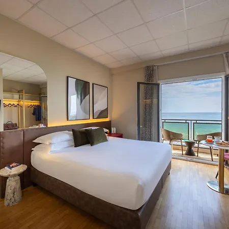 Charlie In Pesaro Hotel 4*