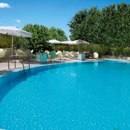 Charlie In Отель 4*