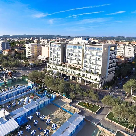Hotel Charlie In Pesaro