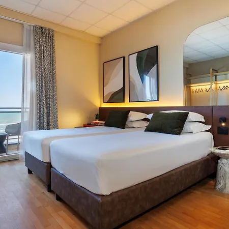 Hotel Charlie In Pesaro