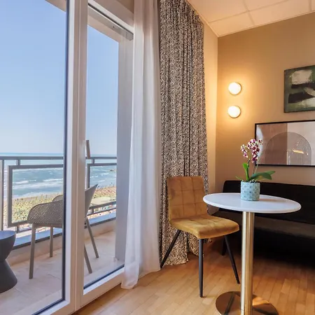 Hotel Charlie In Pesaro 4*