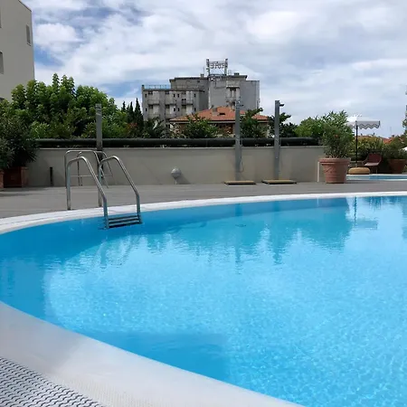 Hotel Charlie In Pesaro
