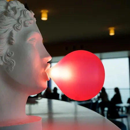 Charlie In Hotel Pesaro