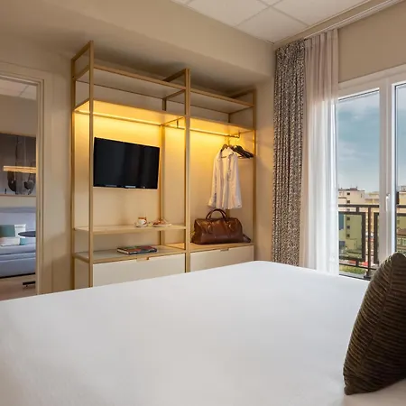 Charlie In Hotel