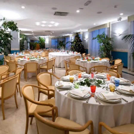Charlie In Hotell Pesaro