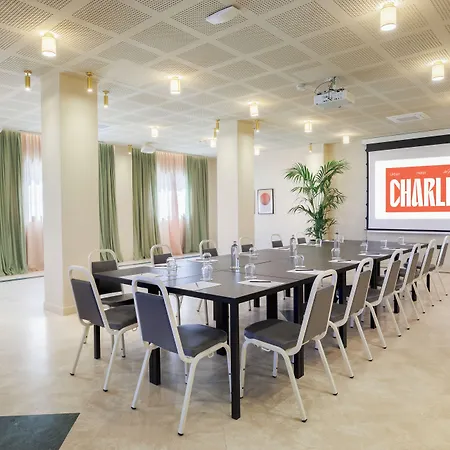 Hotel Charlie In Pesaro