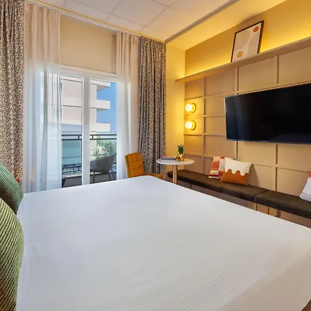 Hotell Charlie In Pesaro