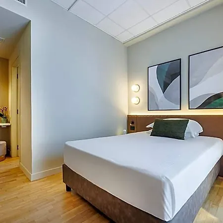 Charlie In Hotell Pesaro