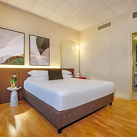 Hotell Charlie In 4*