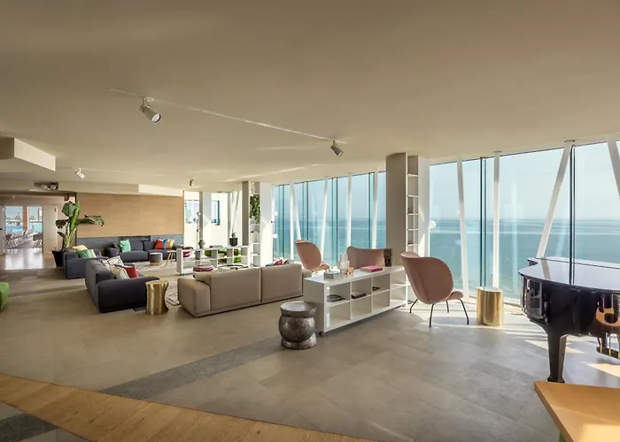 Hotel Charlie In Pesaro