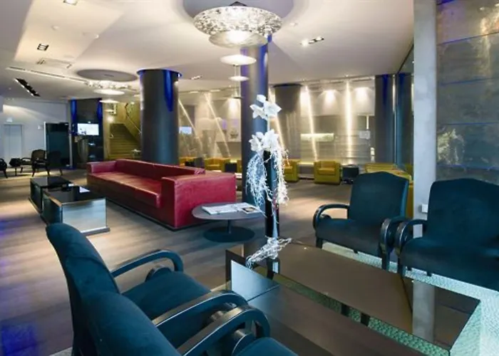 Charlie In Hotel Pesaro