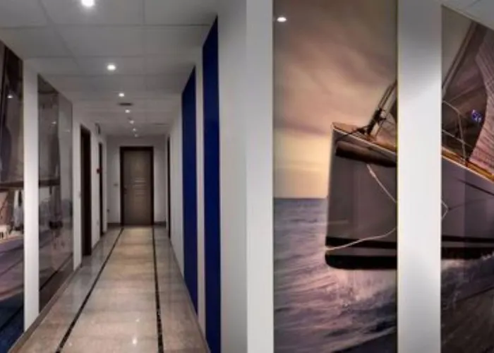 Charlie In Hotel Pesaro