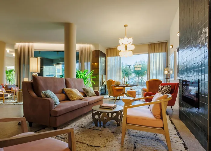 Charlie In Hotel Pesaro