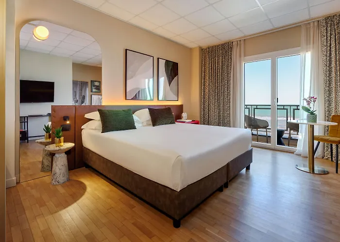 Hotel Charlie In Pesaro